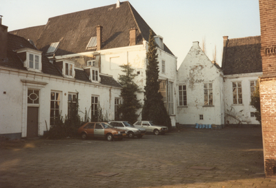 605968 Gezicht op enkele gebouwen van het Duitse Huis (tevens voormalig Militair Hospitaal Dr. A. Mathijsen), complex ...